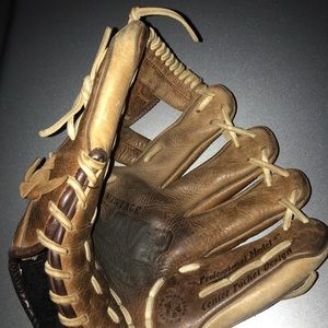 Baseball glove
